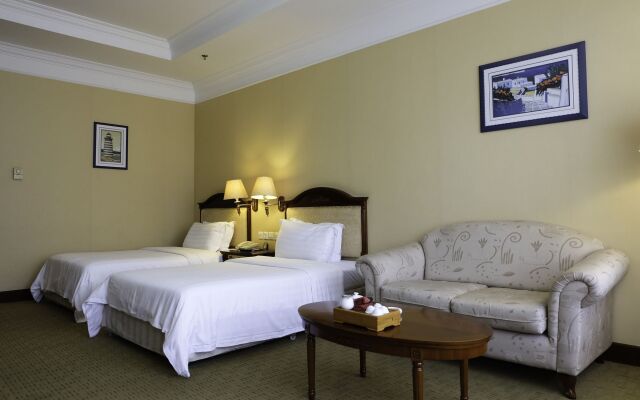 Xiamen International Seaside Hotel (hotel corridor leads to the stone exhibition hall)