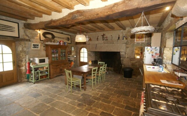 Authentic 17Th Century Home With Vast Garden 4Km From The Beach