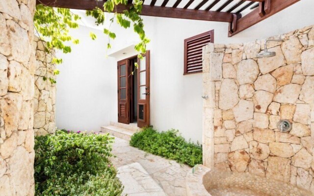Villa Black Pearl