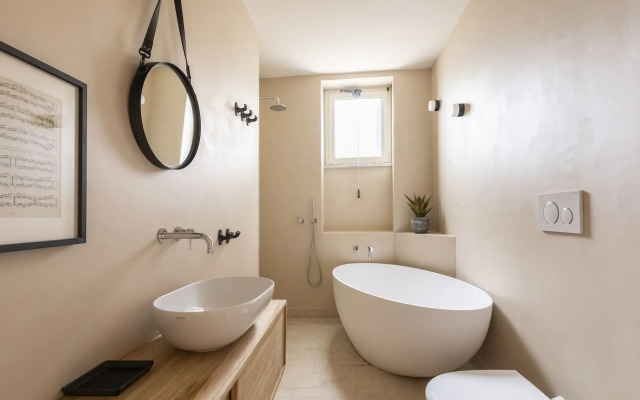 ROMAC - Condotti with terrace