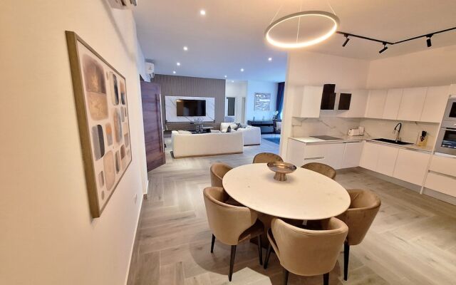 Victor Regents Apartment