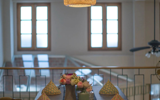 Vera Nidhra - Self check-in after 6pm