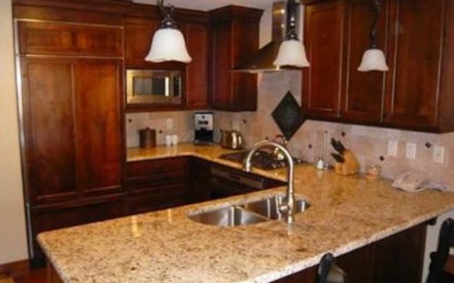 Canyon Base Condos by Lespri