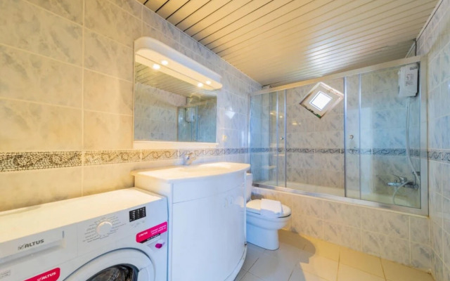 Superb Flat With Nature View and Balcony in Alanya
