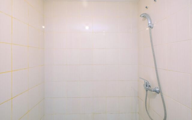 Elegant and Comfy Studio Amethyst Apartment