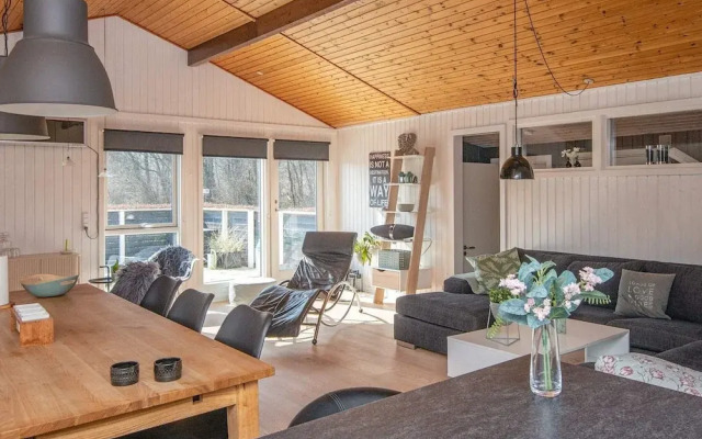 8 Person Holiday Home in Bjert-by Traum
