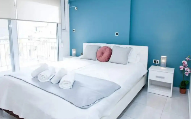 Elegant & Spacious  Apt. with Sea View