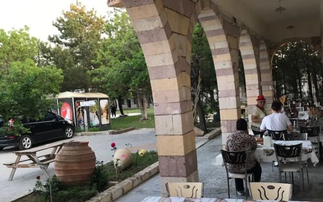 Yakut Hotel