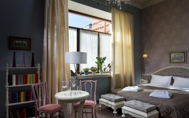 Hotel 19