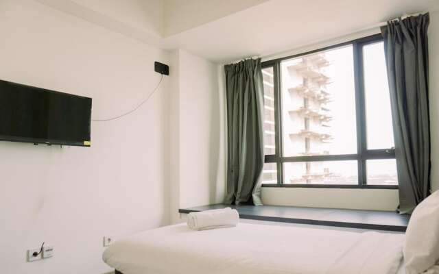 Homey And Comfy Studio Collins Boulevard Apartment