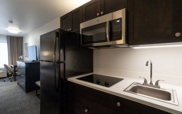 Oxford Suites Portland - Jantzen Beach