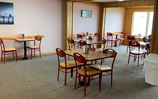 Exploits Inn and Suites