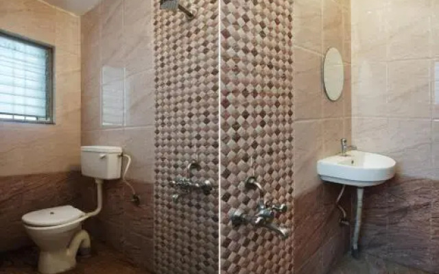 OYO Flagship 22520 Lakeview Lohegaon