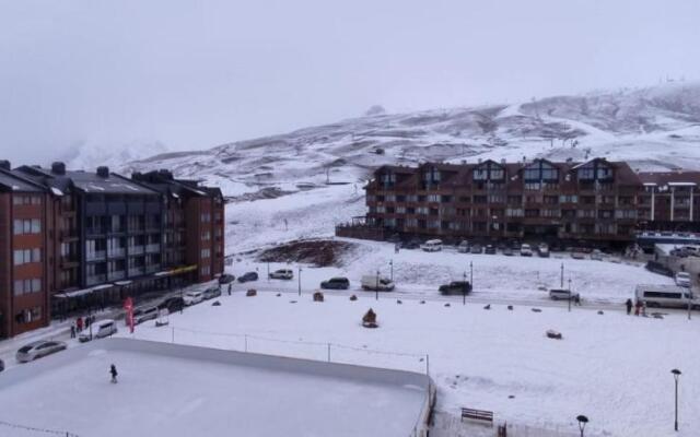 Evdo Apartments F1 Wooden Room