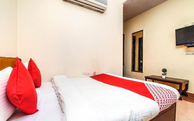 Ambica Deluxe Hotel