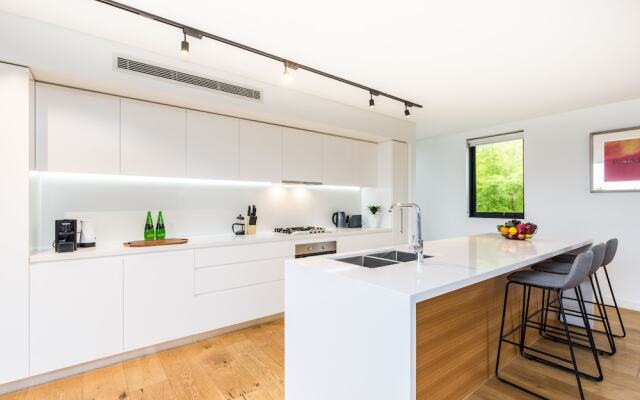 Sydney Townhouse with Parking and Deck