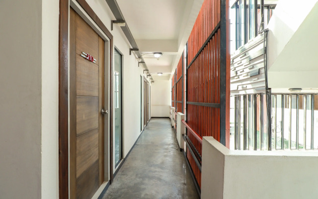 OYO 412 7 Days Hotel