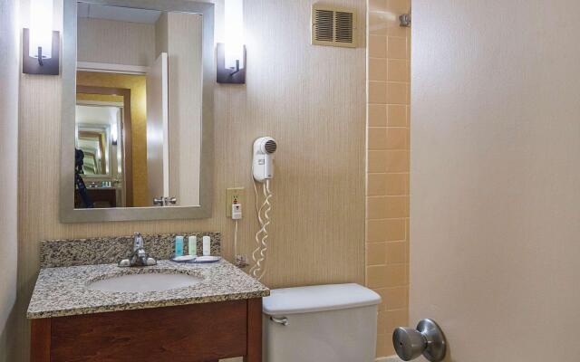 Clarion Inn Fairmont