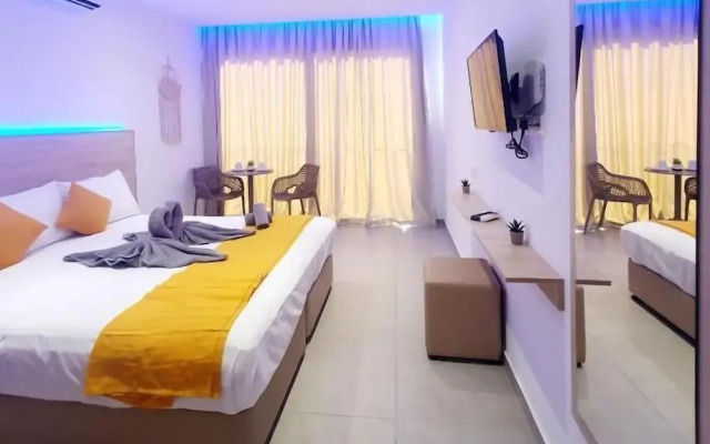 Sun Plaza Suites - Adults Only
