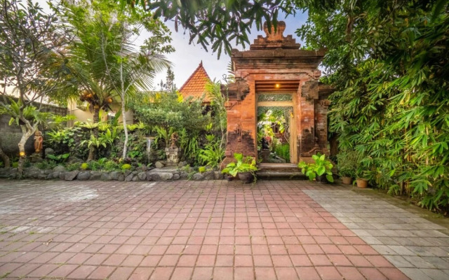 Tiis Garden Puri Villas
