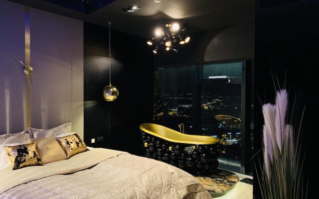 Apartments in Sky Tower with Bathtub near the window