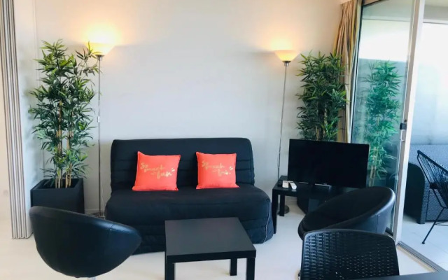 Costa Plana Collection