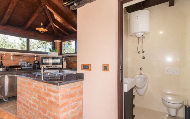 Villa in Pula With Swimming Pool
