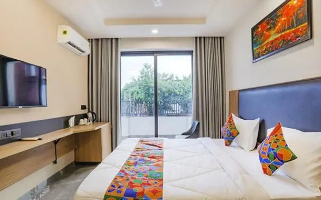 Saltstayz Premier – Cyber Hub