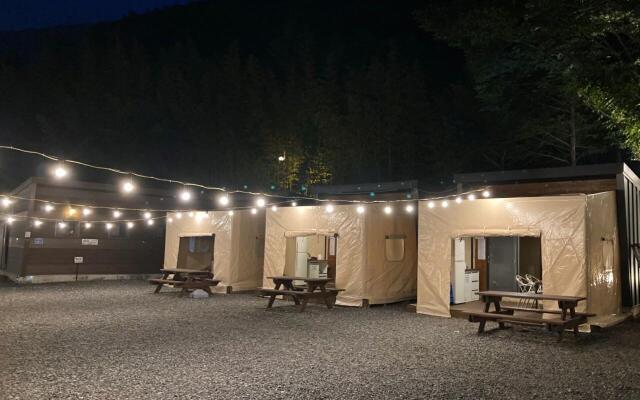 Ooljoo Sunny, Cabin Glamping