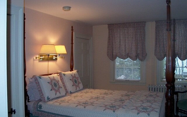 The Charleston House Bed & Breakfast