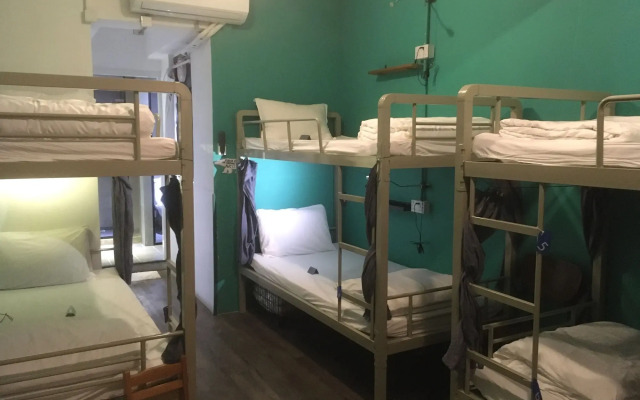 Hop Inn - Hostel
