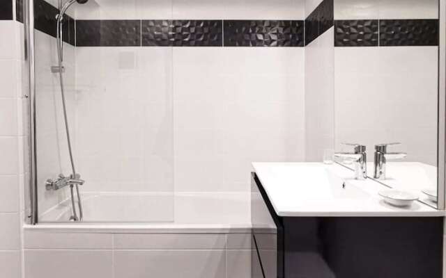 Charming Apartment, Quiet, Hotel Service
