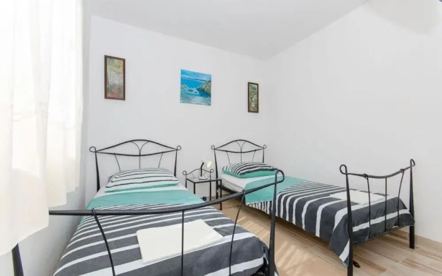 Lucija - Apartment With Pool - A1