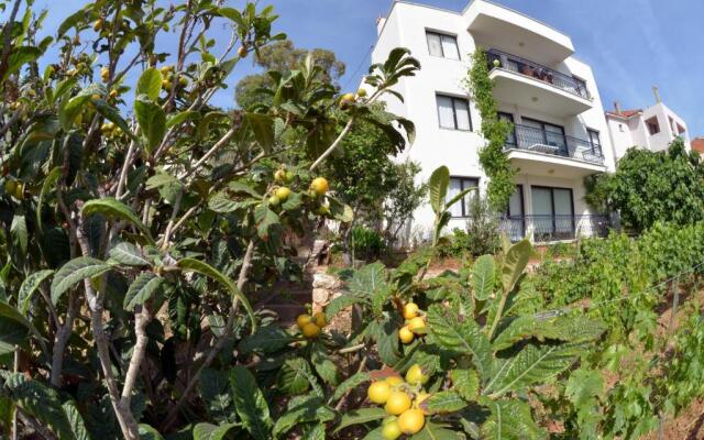 Mimas Garden Apartments