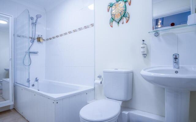 Flint House - 2 Bedroom Apartment - Tenby