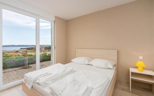 Nice Home in Povljana With Wifi and 2 Bedrooms