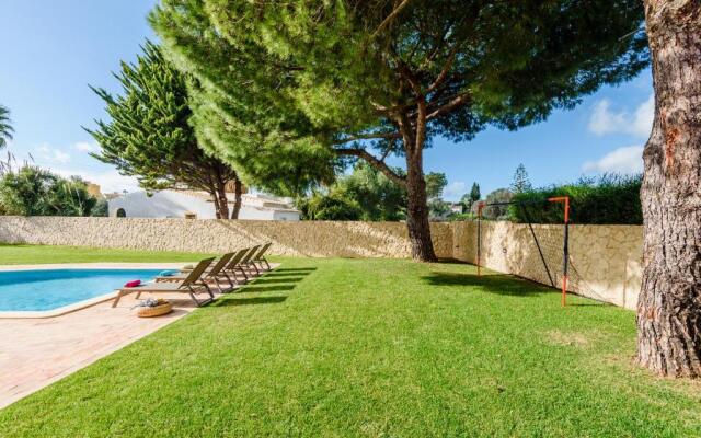 Villa Protea - 5 bedroom, beach, air-con, wifi