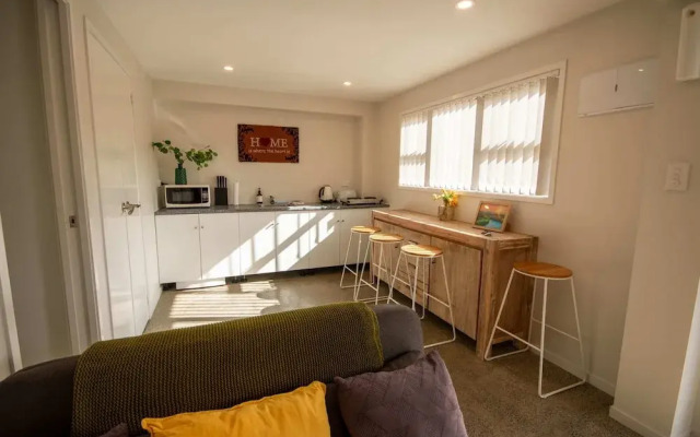 Centrally Located 1 Bedroom Apartment in Auckland