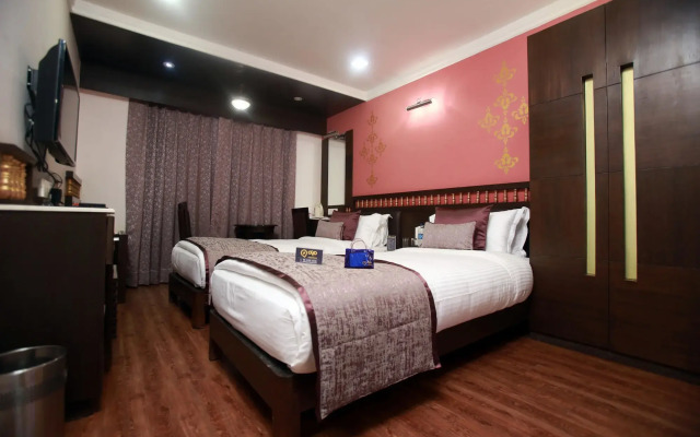OYO 1395 Hotel Gandhi International
