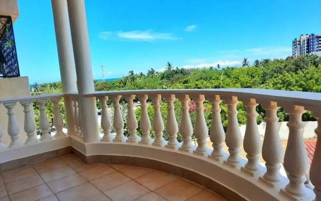 Stay.Plus Queen's Royal Apartments Nyali
