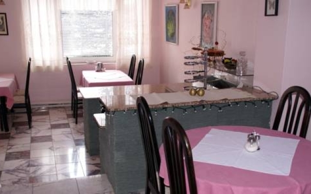 Hotel Petra Garni