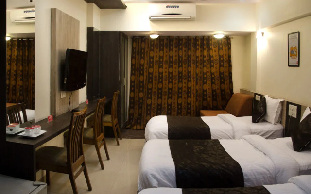 OYO Flagship 425 Hotel Wanton House