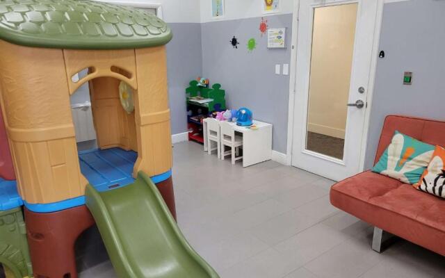 Modern Brickell Condo With Ocean City Views