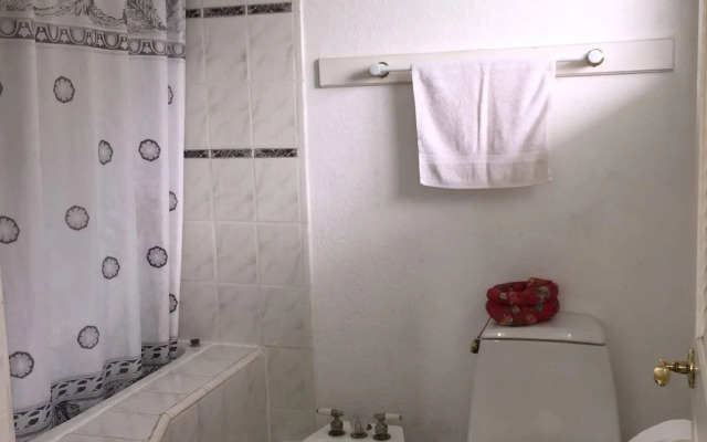 Lava Tree Tropic Inn