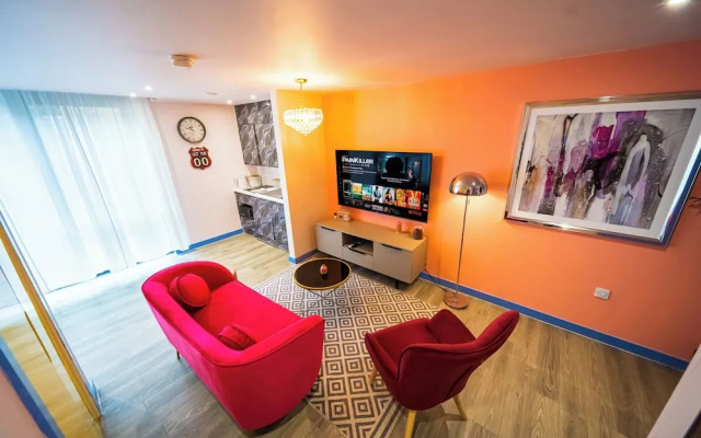 Outstanding Deluxe Self Contained City Apartment