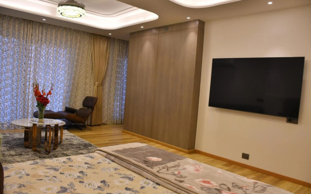 Luxuryhouse-3br-free Car & Driver-balcony-wifi