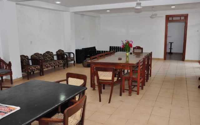 SURF UNA Beach Hotel