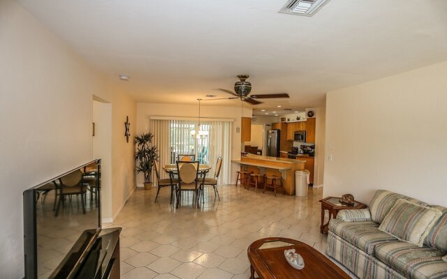 250 Albatross St. - M