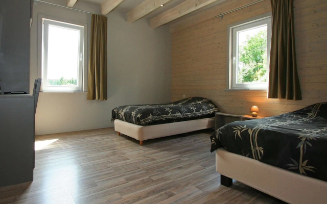 Luxurious Villa in Nadrin Belgium with Sauna & Hot Tub
