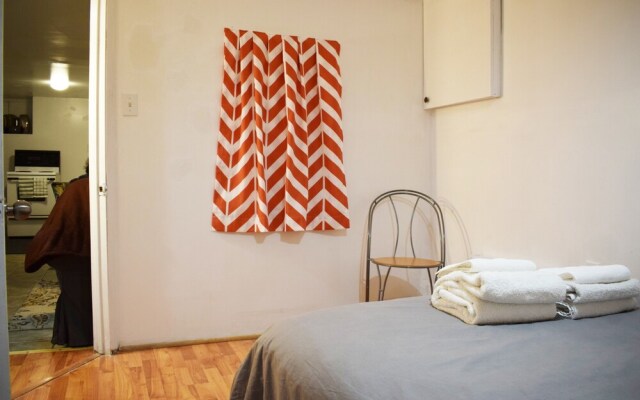 Downtown 2 Bedroom Family Home Next to Park